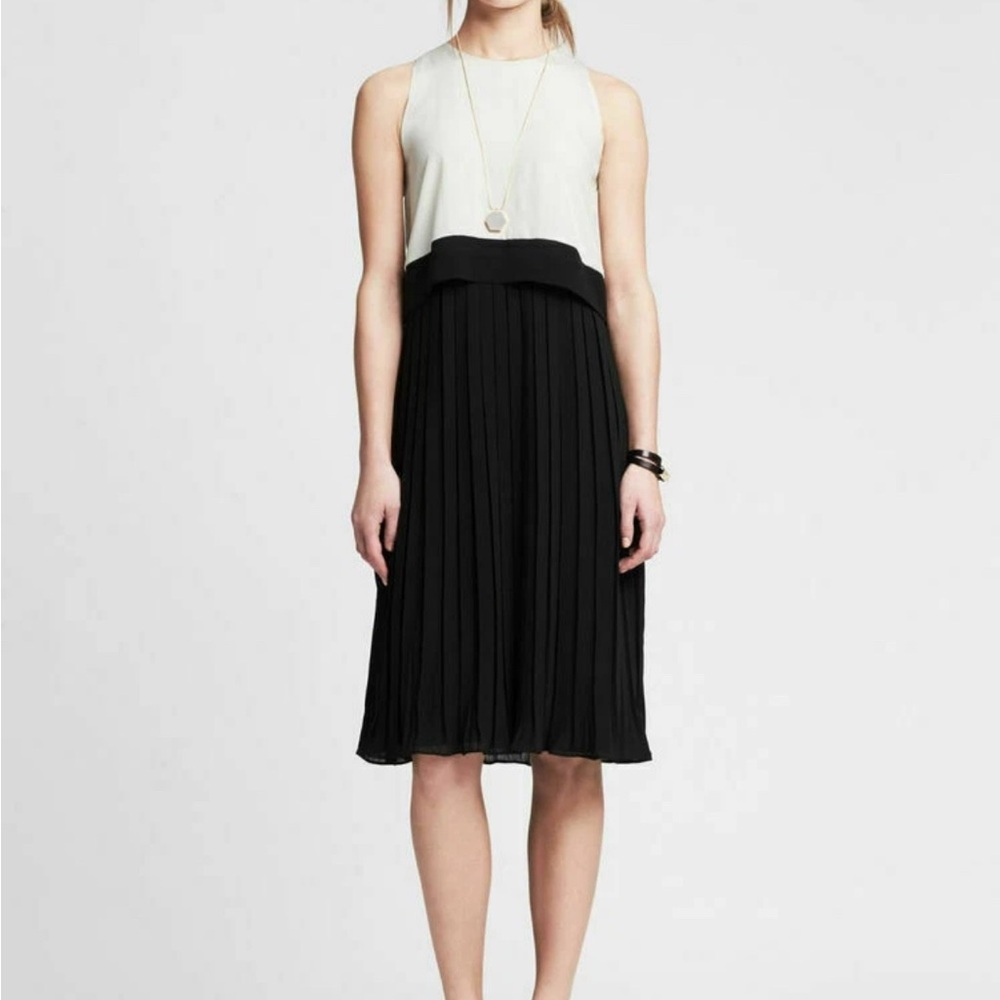 Banana Republic - Pleated Dress